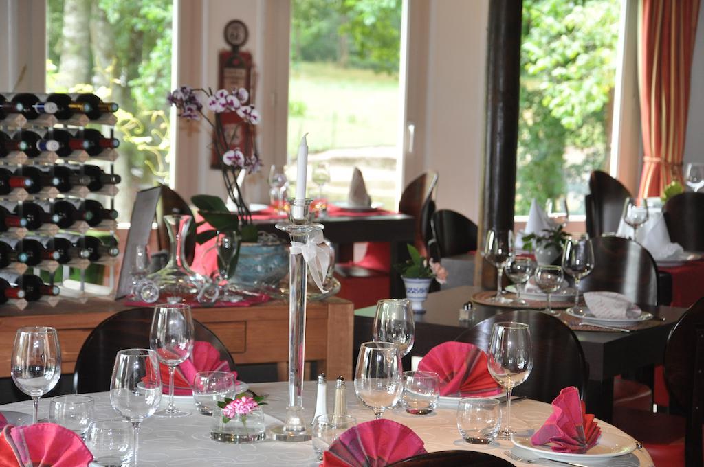 Hotel - Restaurant Le Moulin De Villiers Nouan-le-Fuzelier Bagian luar foto