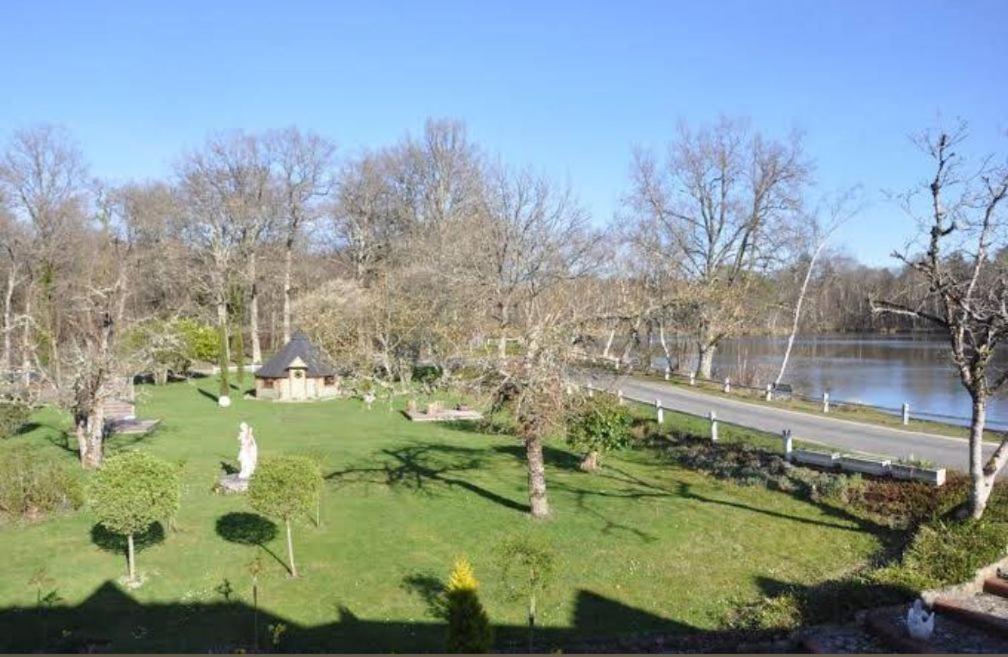 Hotel - Restaurant Le Moulin De Villiers Nouan-le-Fuzelier Bagian luar foto