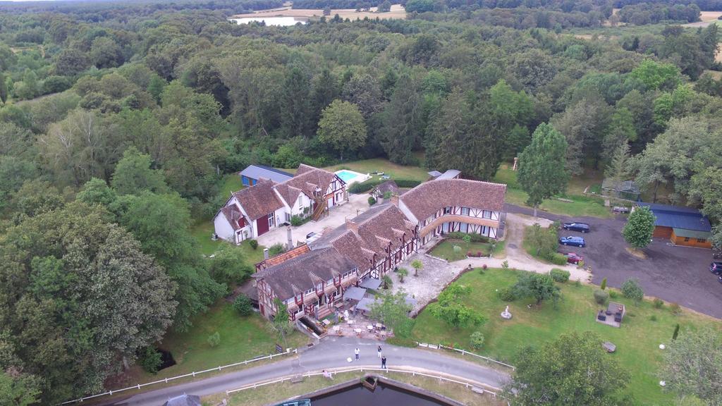 Hotel - Restaurant Le Moulin De Villiers Nouan-le-Fuzelier Bagian luar foto