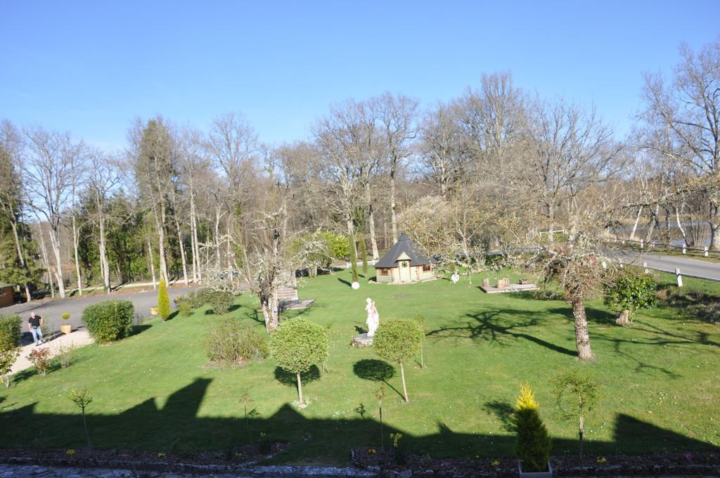 Hotel - Restaurant Le Moulin De Villiers Nouan-le-Fuzelier Bagian luar foto